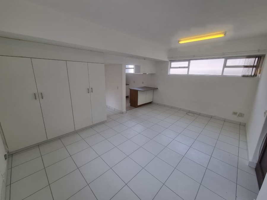 To Let 0 Bedroom Property for Rent in Sea Point Western Cape